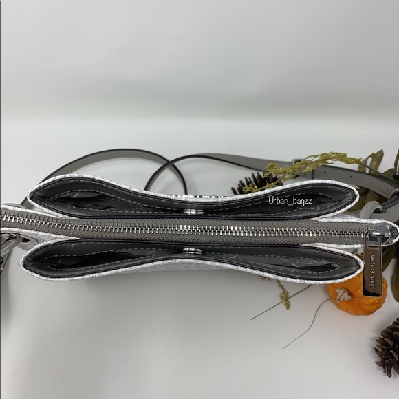 Michael Kors Nicole Triple Compartment Crossbody - Picture 7 of 12